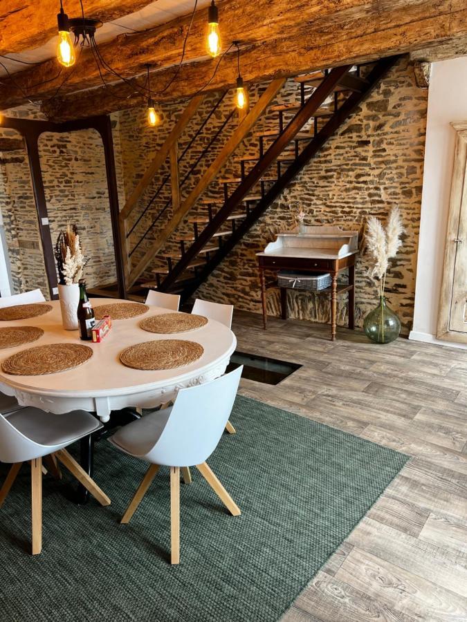 Domaine De La Ville Cherel, Maison En Pierre Pontorson Dış mekan fotoğraf