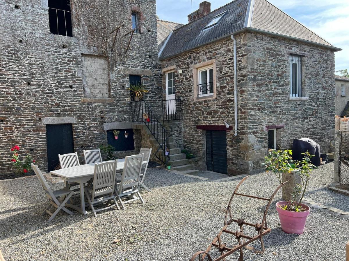Domaine De La Ville Cherel, Maison En Pierre Pontorson Dış mekan fotoğraf